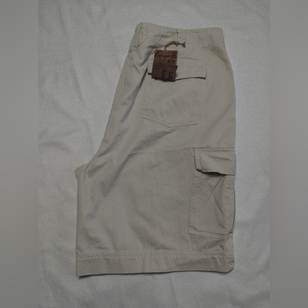 Steve & Barry's Cream Cargo Shorts Men's Size (40)